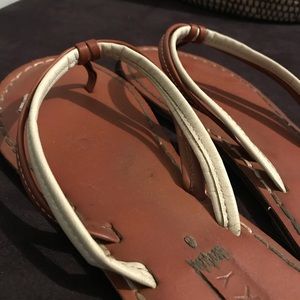 Roxy flip flop sandals